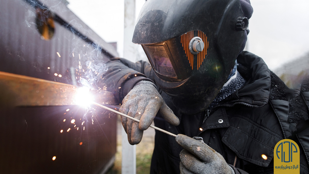 چسبیدن الکترود جوشکاری | آلیاژ جوش پارسه (AJP Welding)